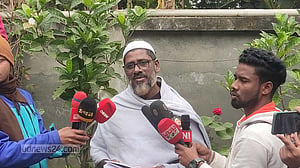 মাশরাফিকে সমর্থন দিয়ে ভোট থেকে সরলেন আওয়ামী লীগ নেতা