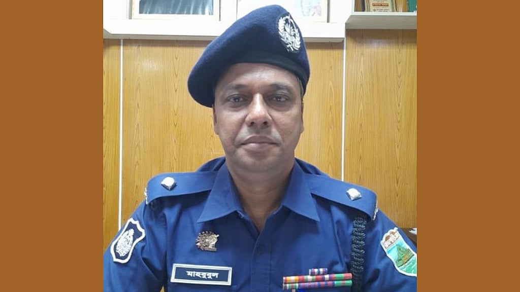 ‘ঘুষ চাওয়ার’ অডিও ভাইরাল, চারঘাটের ওসি প্রত্যাহার