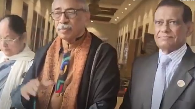 যুদ্ধাপরাধের বিচারে ‘জটিলতা নিরসনে’ প্রধান বিচারপতিকে স্মারকলিপি