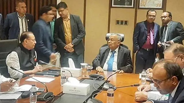 ‘পণ্যের সংকট নেই, দাম বাড়াচ্ছে মতলববাজ মধ্যস্বত্বভোগীরা’