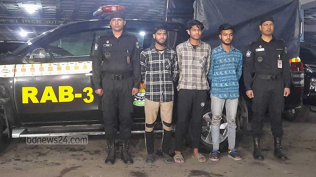 খুন শরীয়তপুরে, ঢাকা-নারায়ণগঞ্জ থেকে গ্রেপ্তার ৩