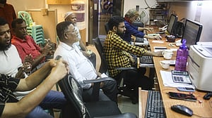 সামিট-ইউনাইটেড পাওয়ারসহ এবার উঠল ২৩ কোম্পানির ‘ফ্লোর’