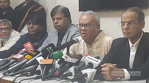 তড়িঘড়ি সরকার গঠন ‘ভয়ে-আতঙ্কে’: রিজভী
