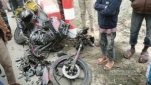 কুড়িগ্রামে কুয়াশার মধ্যে সড়কে প্রাণ গেল বাবা-ছেলের