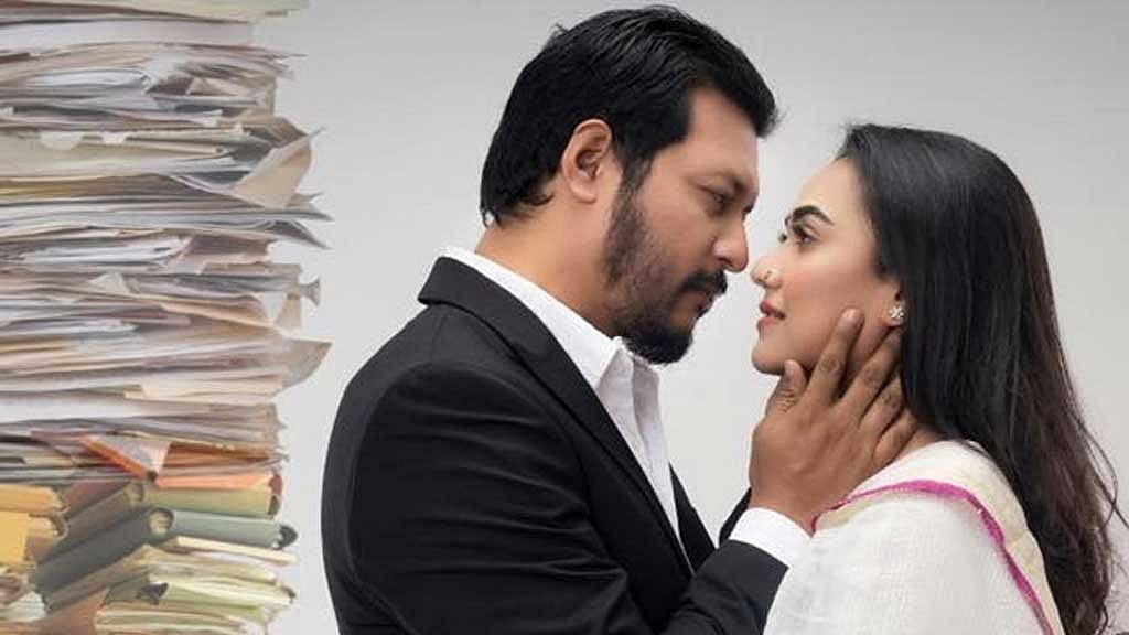 দীপ্ত প্লেতে আসছে লেখক জীবনের গল্প ‘কাগজ’