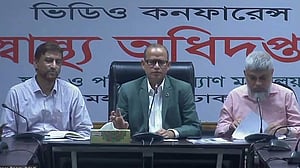 ‘অপ্রয়োজনে’ ডেঙ্গু রোগীকে ঢাকায় না পাঠানোর নির্দেশ