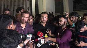 মাঝ রাতে সোহানের বাড়িতে শাকিব খান