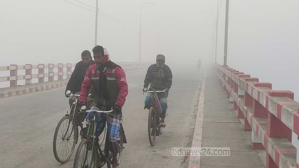 হিমেল হাওয়ায় জবুথবু কুড়িগ্রামের জনপথ