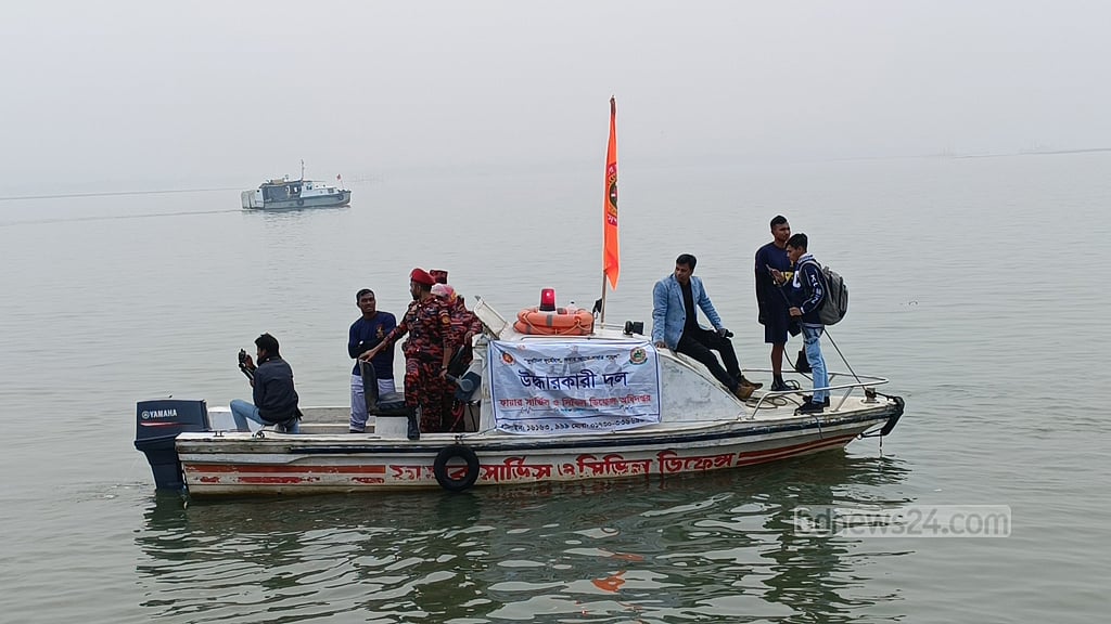 পাটুরিয়ায় ফেরিডুবি: উদ্ধার অভিযান তৃতীয় দিনে