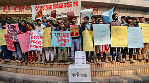 ‘পক্ষে বিপক্ষে সবাই নৌকার’, বর্জনের ডাক বামপন্থি ছাত্র সংগঠনের