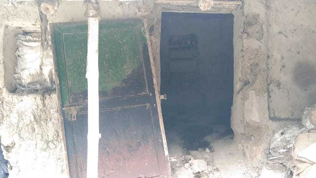 তাড়াশে গোয়ালের দরজা ভেঙে কৃষকের ৬ গরু চুরি