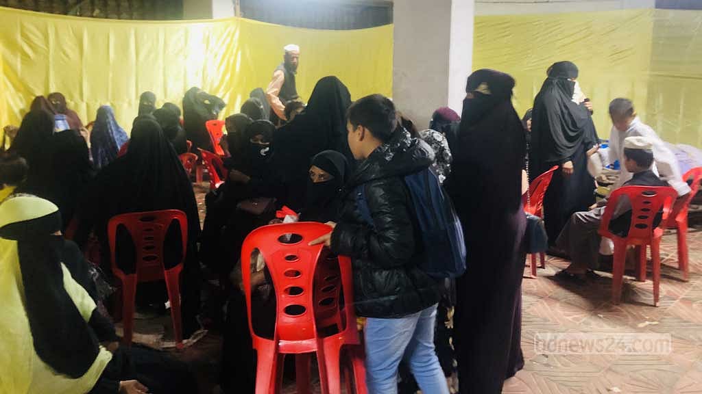 কক্সবাজারে অর্ধশতাধিক রোহিঙ্গা আটক, ১৯ বিদেশি পাসপোর্ট জব্দ