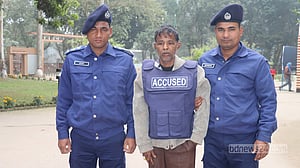 কুড়িগ্রামে ঘুমন্ত স্ত্রীকে কুপিয়ে হত্যার অভিযোগে স্বামী গ্রেপ্তার