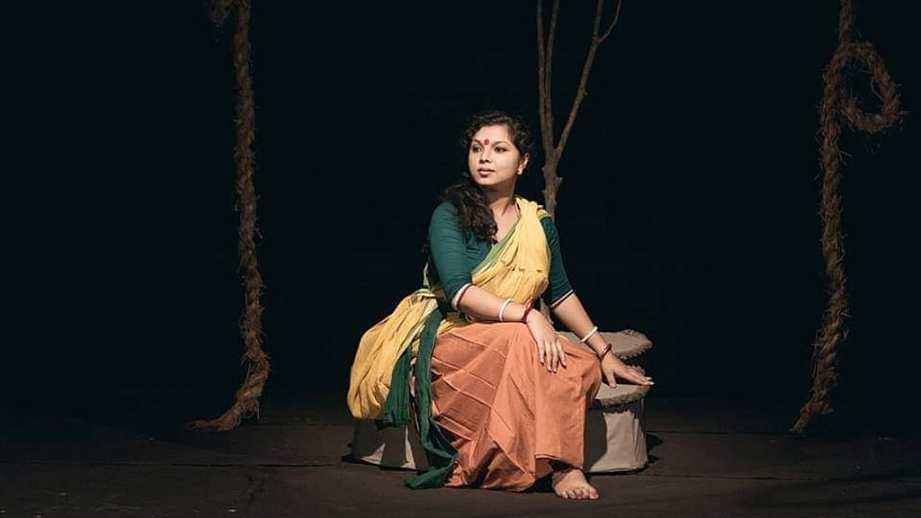 মধু কবির স্মরণে ঘোড়ামারা গ্রামের নটমণ্ডপে 'কহে বীরাঙ্গনা'