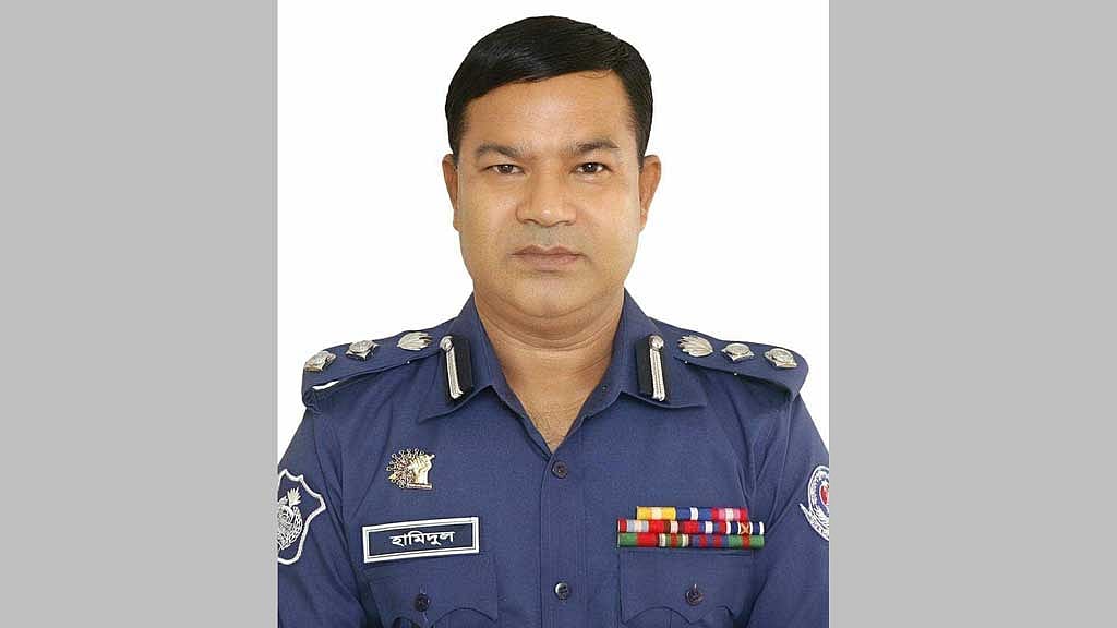 স্ত্রীর পক্ষে ভোটের প্রচার: পুলিশ কর্মকর্তা বরখাস্ত