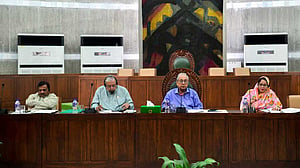 প্রবাসী কর্মীদের বেতন-ভাতা নিয়মিত করতে পদক্ষেপ চায় সংসদীয় কমিটি
