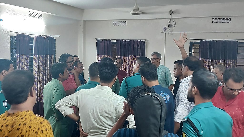 সিলেটে নাট্যকর্মীদের উপর হামলার নিন্দা উদীচীর