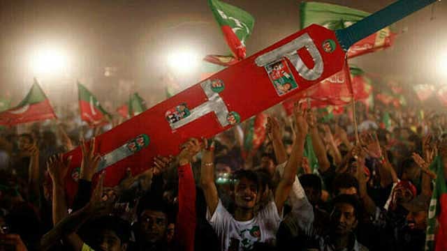 উচ্চ আদালতেও প্রতীক ফিরে পেল না ইমরানের দল