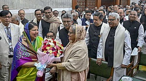 দ্বাদশেও সংসদ নেতা শেখ হাসিনা, উপনেতা মতিয়া চৌধুরী