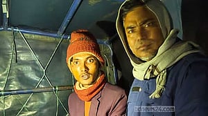 বখাটেপনার প্রতিবাদ করায় বাস চালককে কুপিয়ে হত্যা