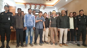 বিক্রি শুরুর পরই রেলের টিকেট ‘হাওয়া’, যা বলছে র‌্যাব