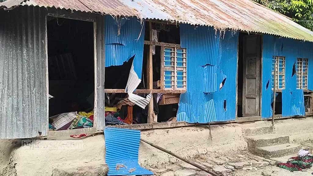 মাদারীপুরে সংঘর্ষ: স্থানীয়দের দাবি ‘ভোটের’, পুলিশ বলছে ‘পূর্ব বিরোধ’
