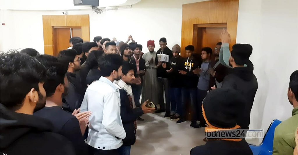 উপাচার্যের আশ্বাসে ভাসানী বিশ্ববিদ্যালয়ের শিক্ষার্থীদের আন্দোলন স্থগিত