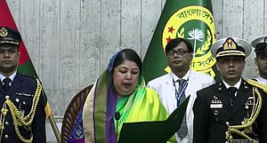 এমপি হিসেবে প্রথমে শপথ নিলেন স্পিকার শিরীন শারমিন