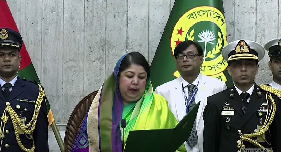 এমপি হিসেবে প্রথমে শপথ নিলেন স্পিকার শিরীন শারমিন