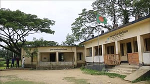 মিয়ানমার সীমান্তে লাগাতার গোলাগুলি, নাইক্ষ্যংছড়ির ৫ স্কুলে ‘ছুটি’