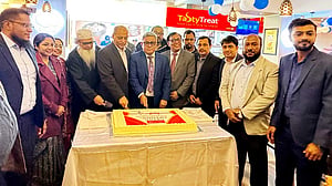 ঢাকা বিশ্ববিদ্যালয়ে টেস্টি ট্রিটের আউটলেট