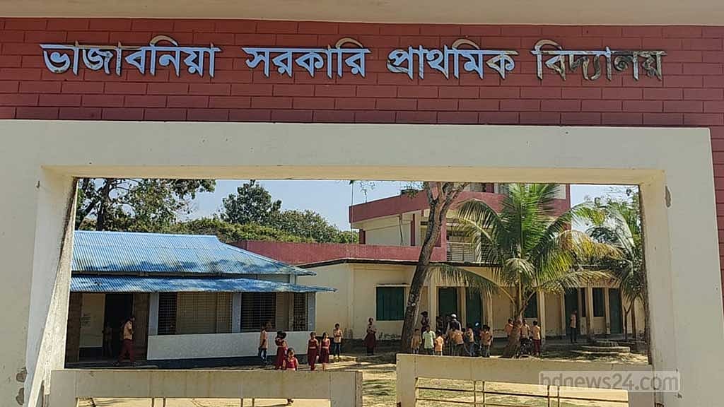 রাখাইনে গোলাগুলির মধ্যে সীমান্তের স্কুলে উপস্থিতি কম