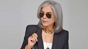 হঠাৎ শয্যাশায়ী জিনাত আমান