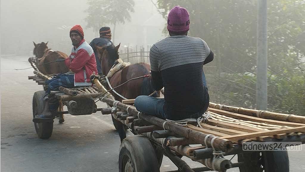 তীব্র ঠান্ডায় বিপাকে কুড়িগ্রামের শ্রমজীবী মানুষ
