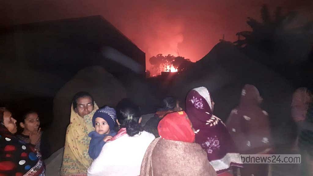 গাজীপুরে সুতার কারখানায় আগুন