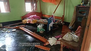 ঝিনাইদহে নৌকা-স্বতন্ত্র গণ্ডগোল, হামলা-ভাঙচুর