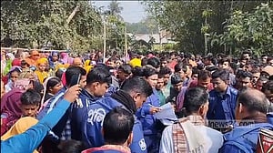 পাবনায় মা-ছেলে হত্যা: মামলা, জিজ্ঞাসাবাদের জন্য ২ যুবক আটক