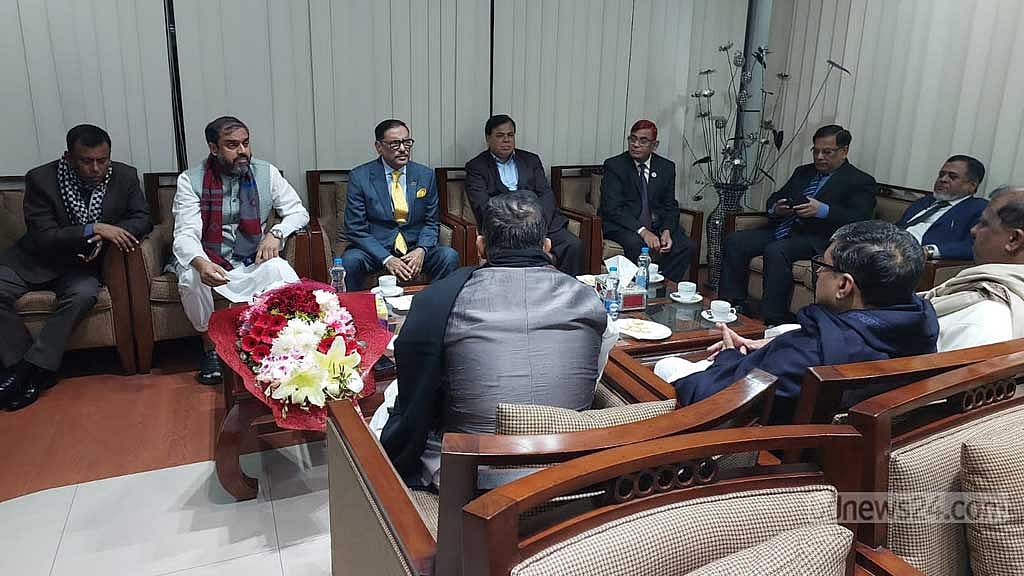 স্বাস্থ্য পরীক্ষার জন্য সিঙ্গাপুরে গেলেন ওবায়দুল কাদের