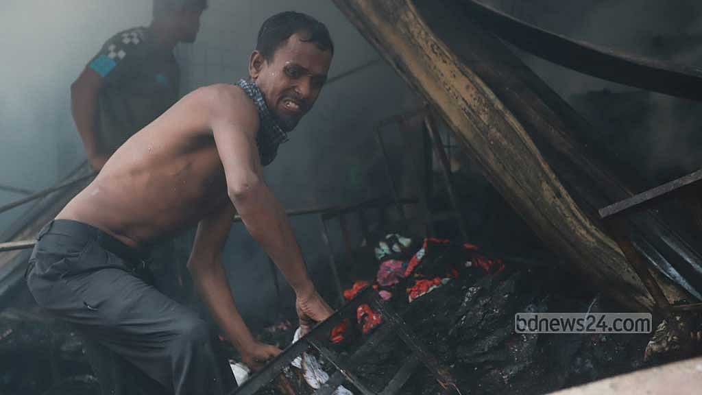 কৃষি মার্কেটের আগুনে পুড়েছে ২১৭ দোকান: সিটি কর্পোরেশন
