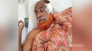 নড়াইলে আওয়ামী লীগ নেতাকে কুপিয়ে জখম