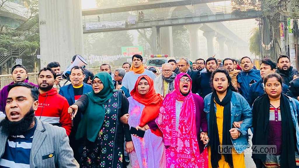 বেনাপোল এক্সপ্রেসে আগুন সরকারের ‘পুরনো খেলার অংশ’: বিএনপি
