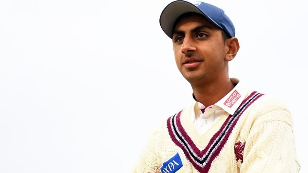 ভারতের ভিসা না পেয়ে দেশে ফিরলেন পাকিস্তানি বংশোদ্ভূত ইংলিশ স্পিনার