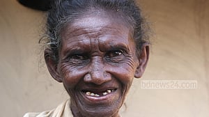 আদিবাসী জীবনকথা: কড়া গ্রামে গানের আসরে