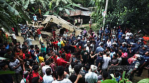 জঙ্গল সলিমপুরে অবৈধ স্থাপনা উচ্ছেদের সময় হামলা