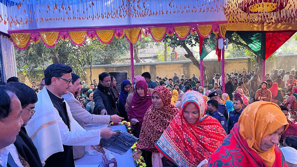 নির্বাচনি দায়িত্ব পালনকারী ২০০০ নেতাকে শাল দিলেন খালিদ