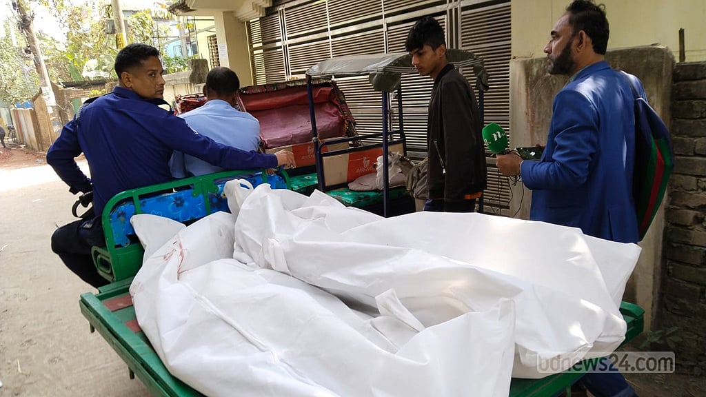 বিছানায় স্ত্রীর গলা কাটা, ফ্যানে ঝুলছিল স্বামীর মরদেহ