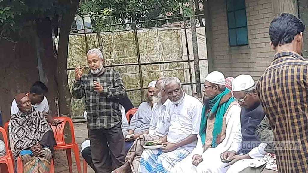 প্রার্থীর উঠান বৈঠকে থাকার অভিযোগে শিক্ষকের বিরুদ্ধে মামলা