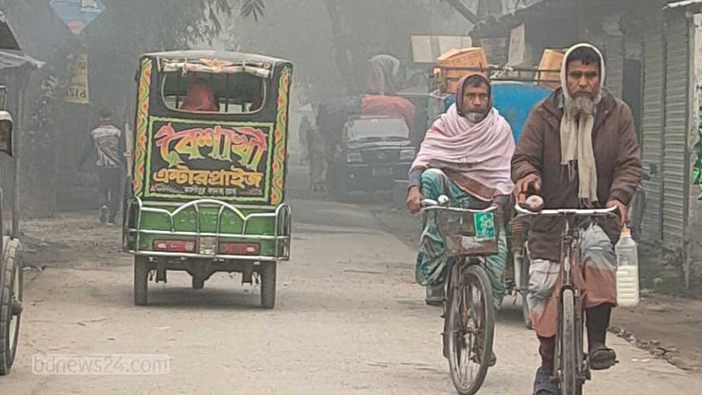 শীতে জবুথবু লালমনিরহাটে বীজতলা ক্ষতিগ্রস্ত, হাসপাতালে ভিড়