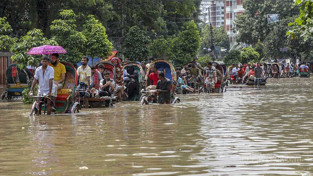 ভারি বৃষ্টি হলেই ঢাকা কেন জলাবদ্ধ হয়?