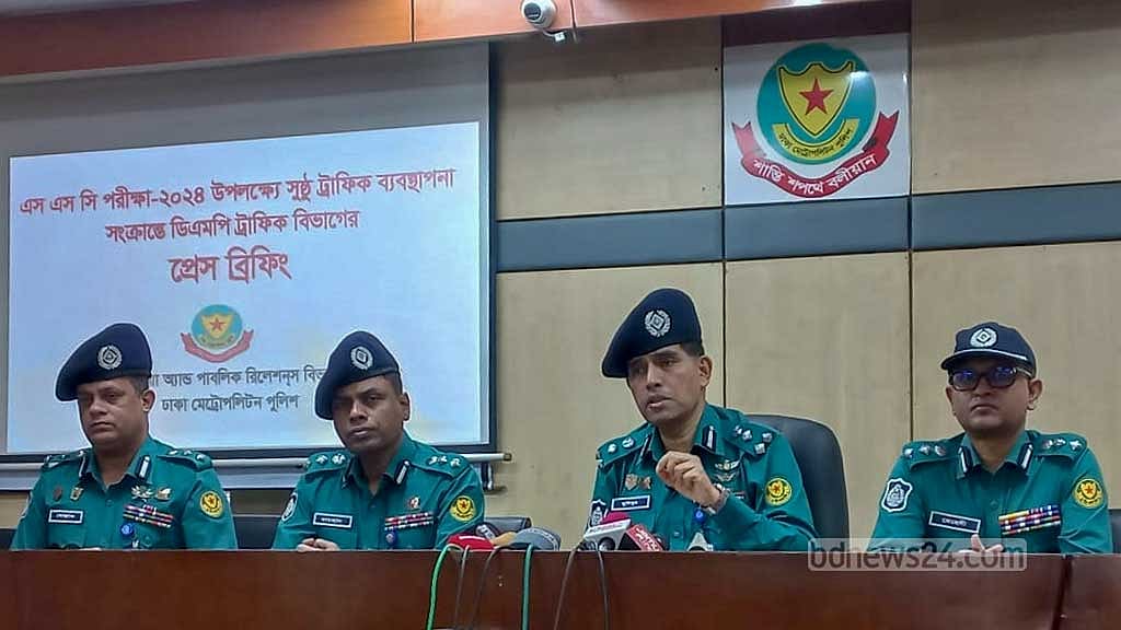 এসএসসি: কেন্দ্র এলাকায় হকার বসতে দেবে না পুলিশ